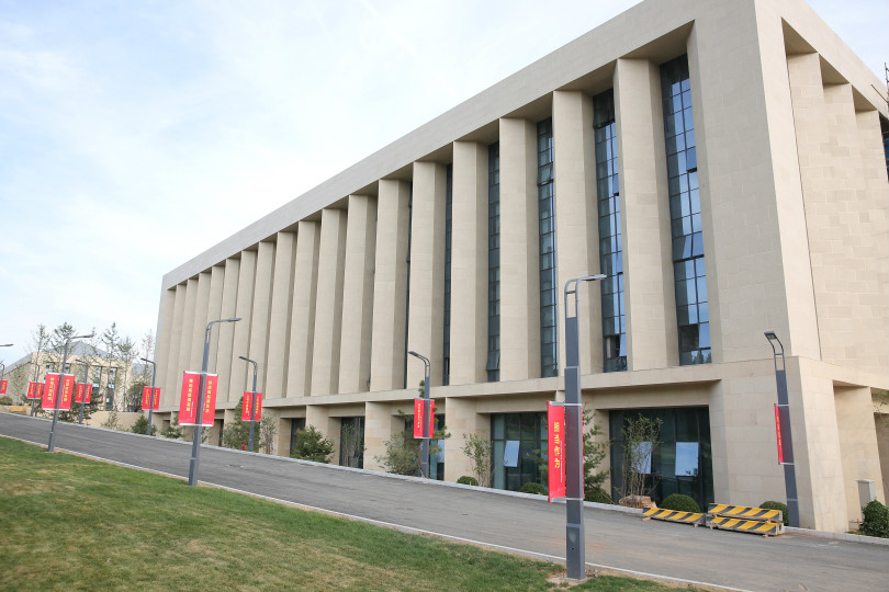 濟南超算中心科技園附樓 仿石材鋁單板3 濟南超算中心科技園附樓 仿石材鋁單板3