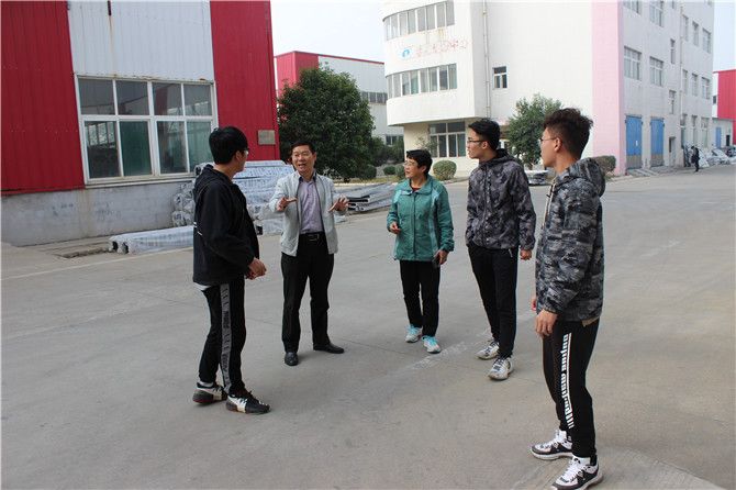 山東農(nóng)業(yè)大學(xué)土木工程專業(yè)師生來泰信股份參觀學(xué)習(xí)2 山東農(nóng)業(yè)大學(xué)土木工程專業(yè)師生來泰信股份參觀學(xué)習(xí)2