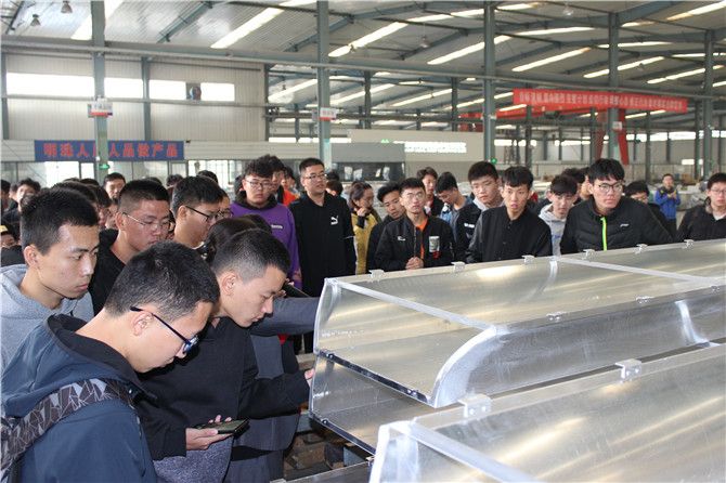 山東農(nóng)業(yè)大學(xué)土木工程專業(yè)師生來泰信股份參觀學(xué)習(xí)9 山東農(nóng)業(yè)大學(xué)土木工程專業(yè)師生來泰信股份參觀學(xué)習(xí)9