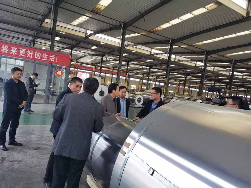 泰安市科技局和寧陽(yáng)縣領(lǐng)導(dǎo)前來(lái)對(duì)泰安市超低能耗高分子復(fù)合材料創(chuàng)新創(chuàng)業(yè)共同體進(jìn)行調(diào)研驗(yàn)收6 泰安市科技局和寧陽(yáng)縣領(lǐng)導(dǎo)前來(lái)對(duì)泰安市超低能耗高分子復(fù)合材料創(chuàng)新創(chuàng)業(yè)共同體進(jìn)行調(diào)研驗(yàn)收6