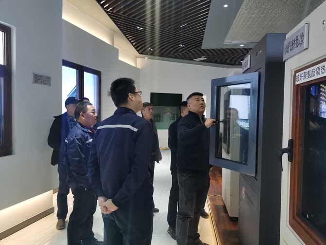 ***建筑金屬結(jié)構(gòu)協(xié)會(huì)及玻璃纖維增強(qiáng)復(fù)合材料門(mén)窗標(biāo)準(zhǔn)編制組領(lǐng)導(dǎo)蒞臨指導(dǎo)8 ***建筑金屬結(jié)構(gòu)協(xié)會(huì)及玻璃纖維增強(qiáng)復(fù)合材料門(mén)窗標(biāo)準(zhǔn)編制組領(lǐng)導(dǎo)蒞臨指導(dǎo)8