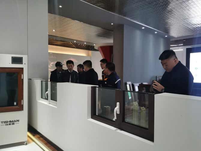 ***建筑金屬結(jié)構(gòu)協(xié)會(huì)及玻璃纖維增強(qiáng)復(fù)合材料門(mén)窗標(biāo)準(zhǔn)編制組領(lǐng)導(dǎo)蒞臨指導(dǎo)4 ***建筑金屬結(jié)構(gòu)協(xié)會(huì)及玻璃纖維增強(qiáng)復(fù)合材料門(mén)窗標(biāo)準(zhǔn)編制組領(lǐng)導(dǎo)蒞臨指導(dǎo)4